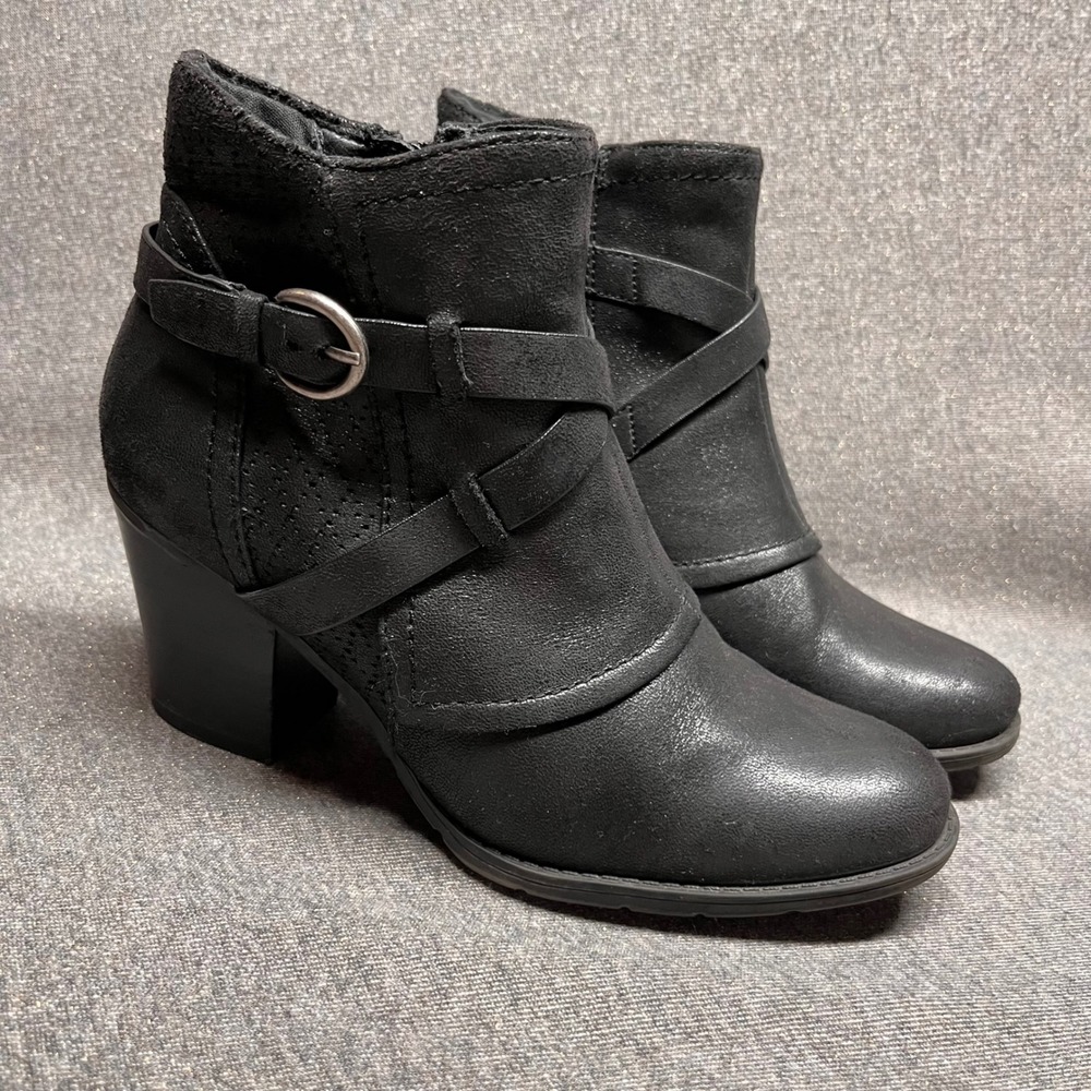 Bare Traps Launa Black Faux Leather Buckle Ankle Boots‎ Women's Size 6M